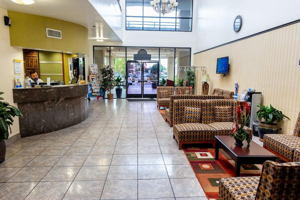 Days Inn & Suites By Wyndham Artesia Exterior foto