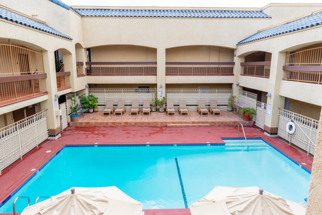 Days Inn & Suites By Wyndham Artesia Exterior foto