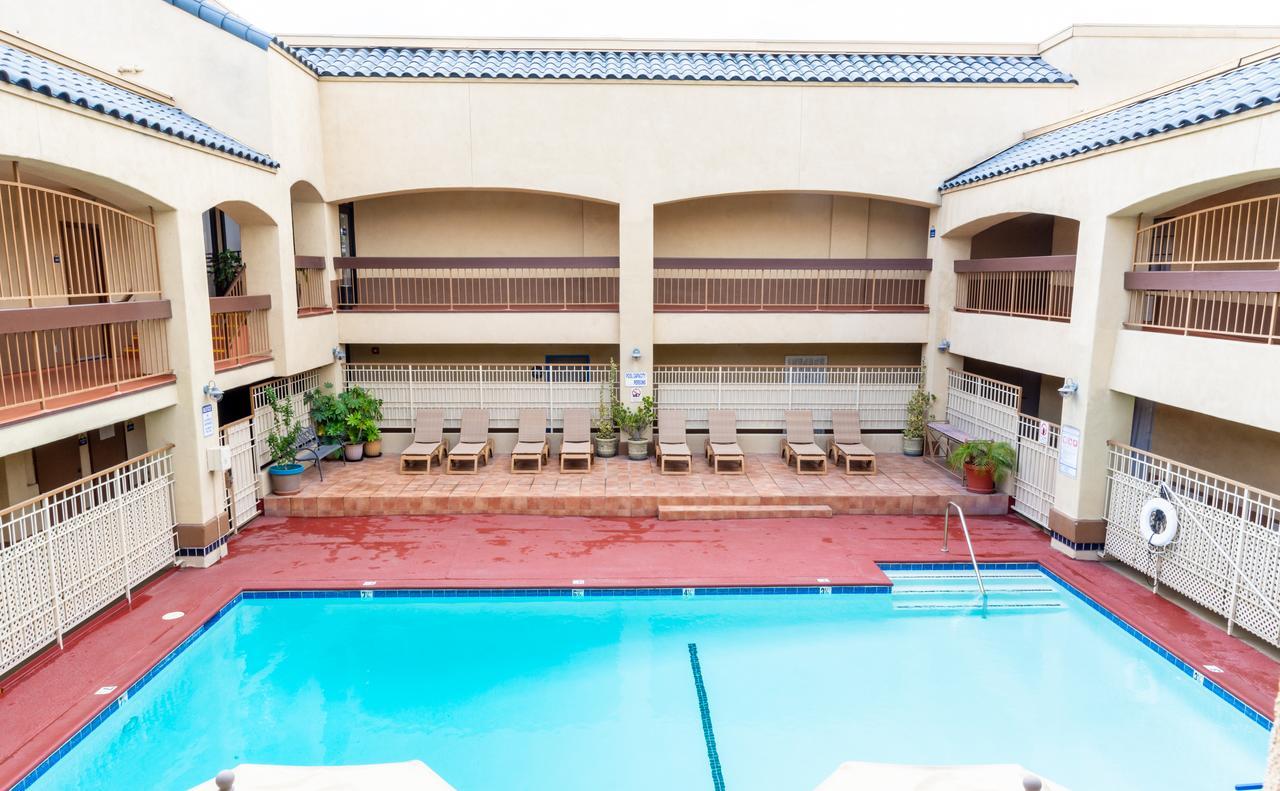 Days Inn & Suites By Wyndham Artesia Exterior foto