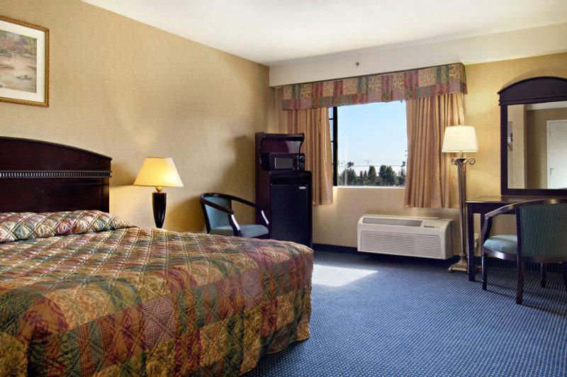 Days Inn & Suites By Wyndham Artesia Quarto foto